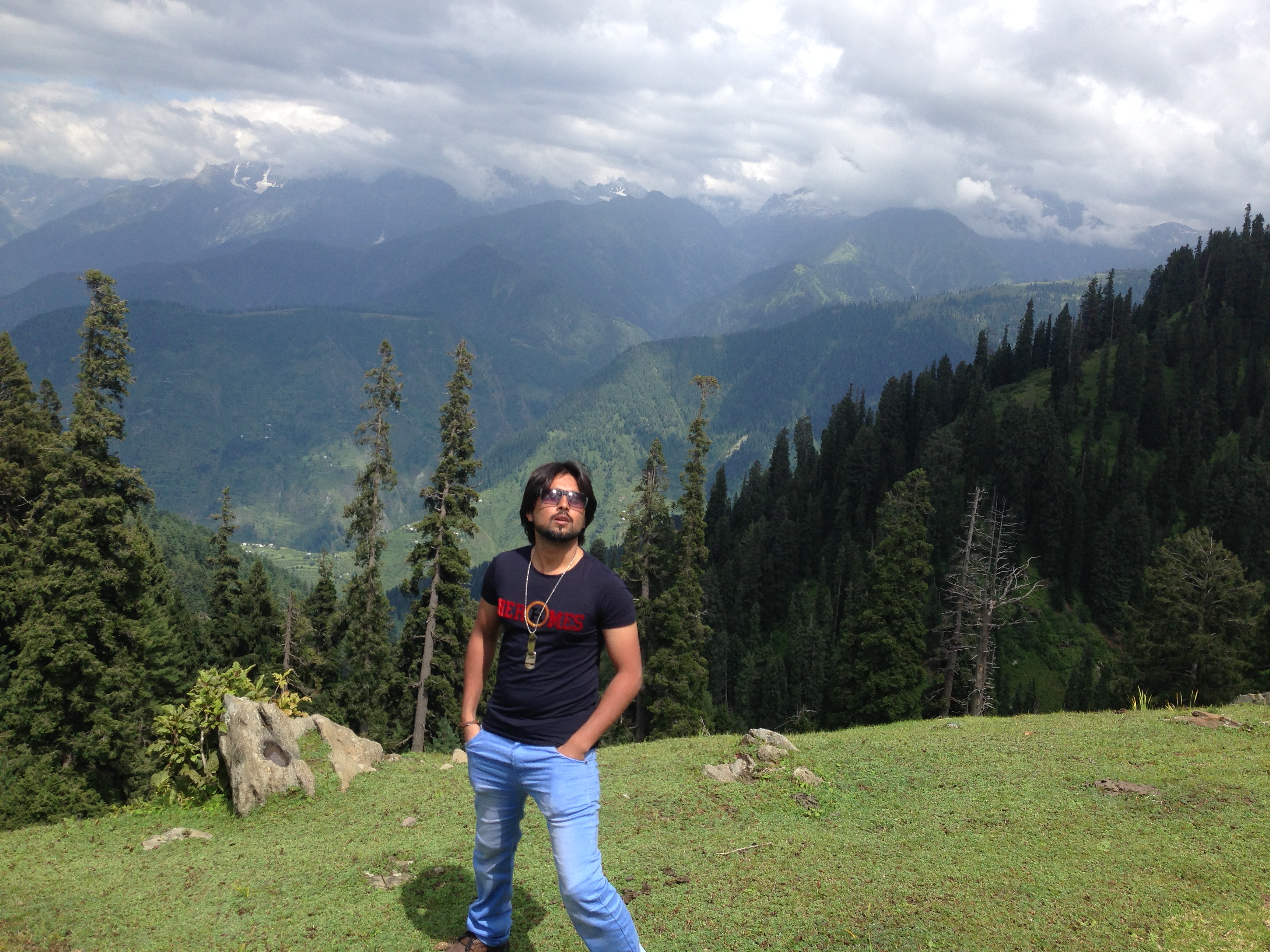Naveed Rait Naveed - Rising Stars